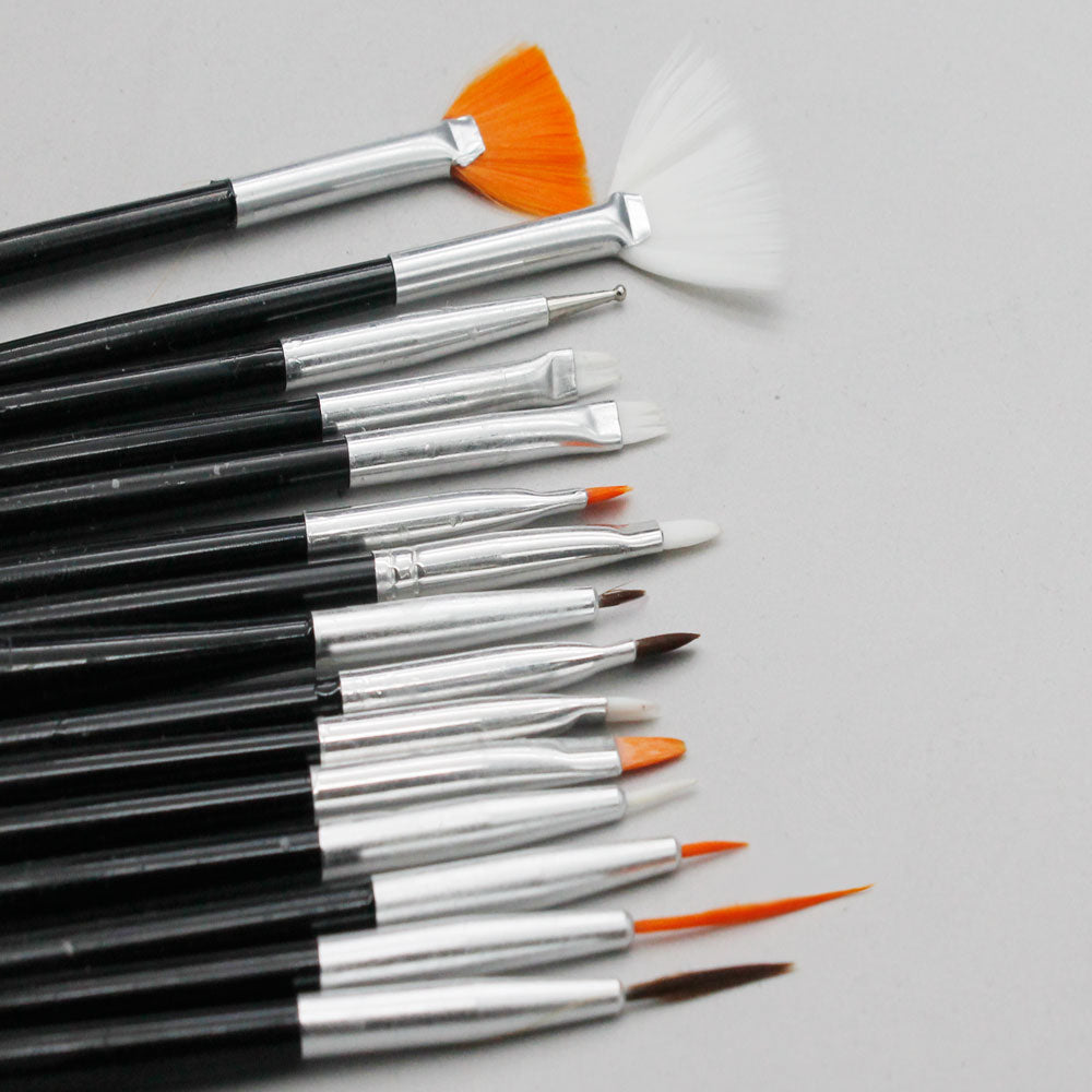 14 pinceles y herramientas de uñas decoradas