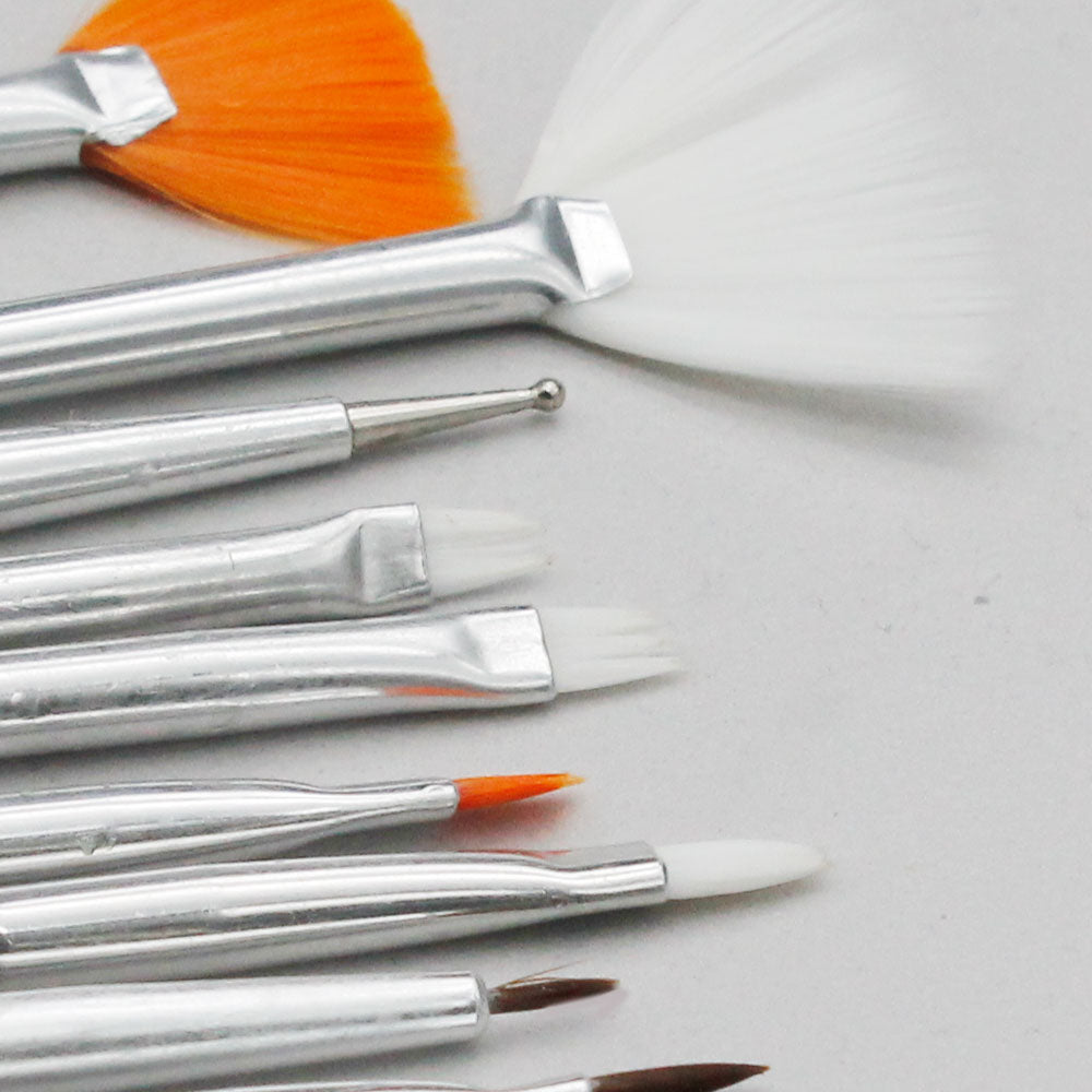 14 pinceles y herramientas de uñas decoradas