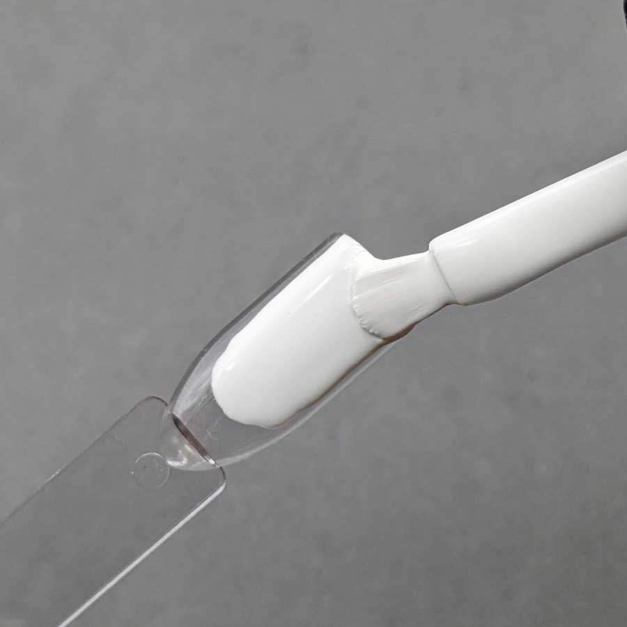 esmalte semipermanente HEMA Free manicura francesa color blanco