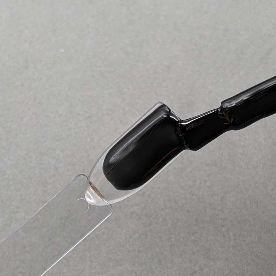 esmalte semipermanente HEMA Free color negro Amy