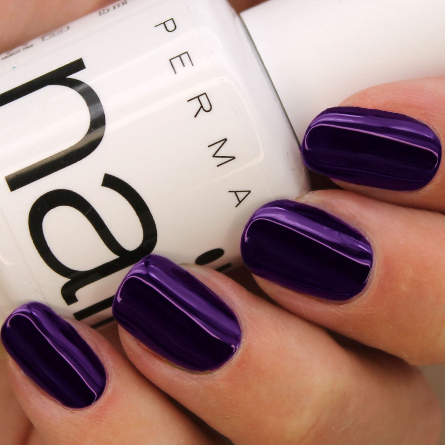 esmalte permanente morado oscuro