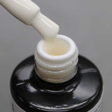 esmalte semipermanente HEMA Free manicura francesa blanco roto