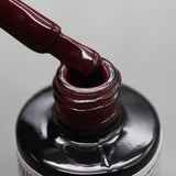 esmalte semipermanente color granate oscuro de Nailistas